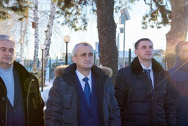 На родине Героя